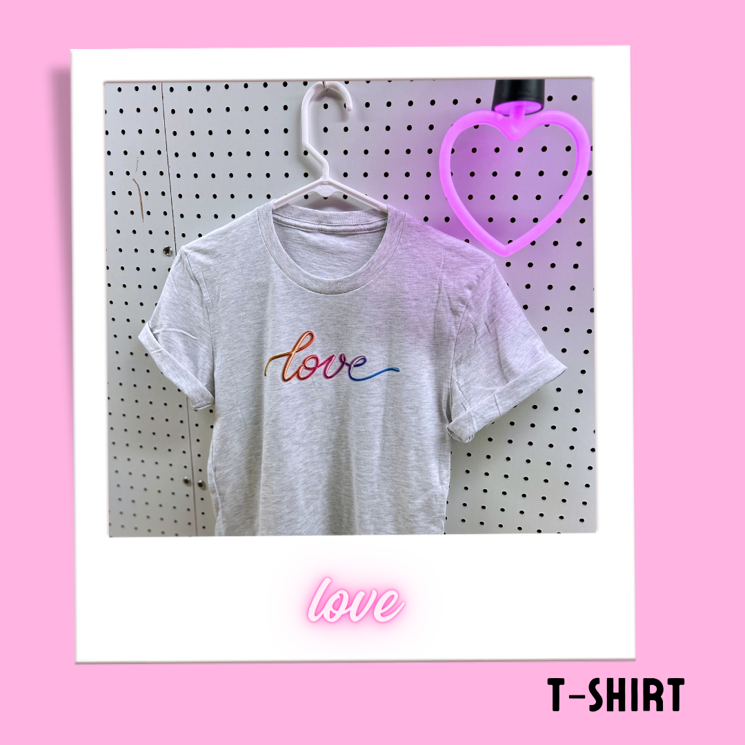 Short sleeve T-shirt - love